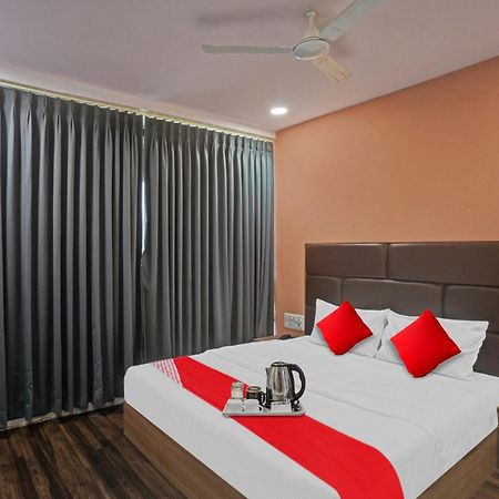 Hotel O Infinity 苏拉特 外观 照片