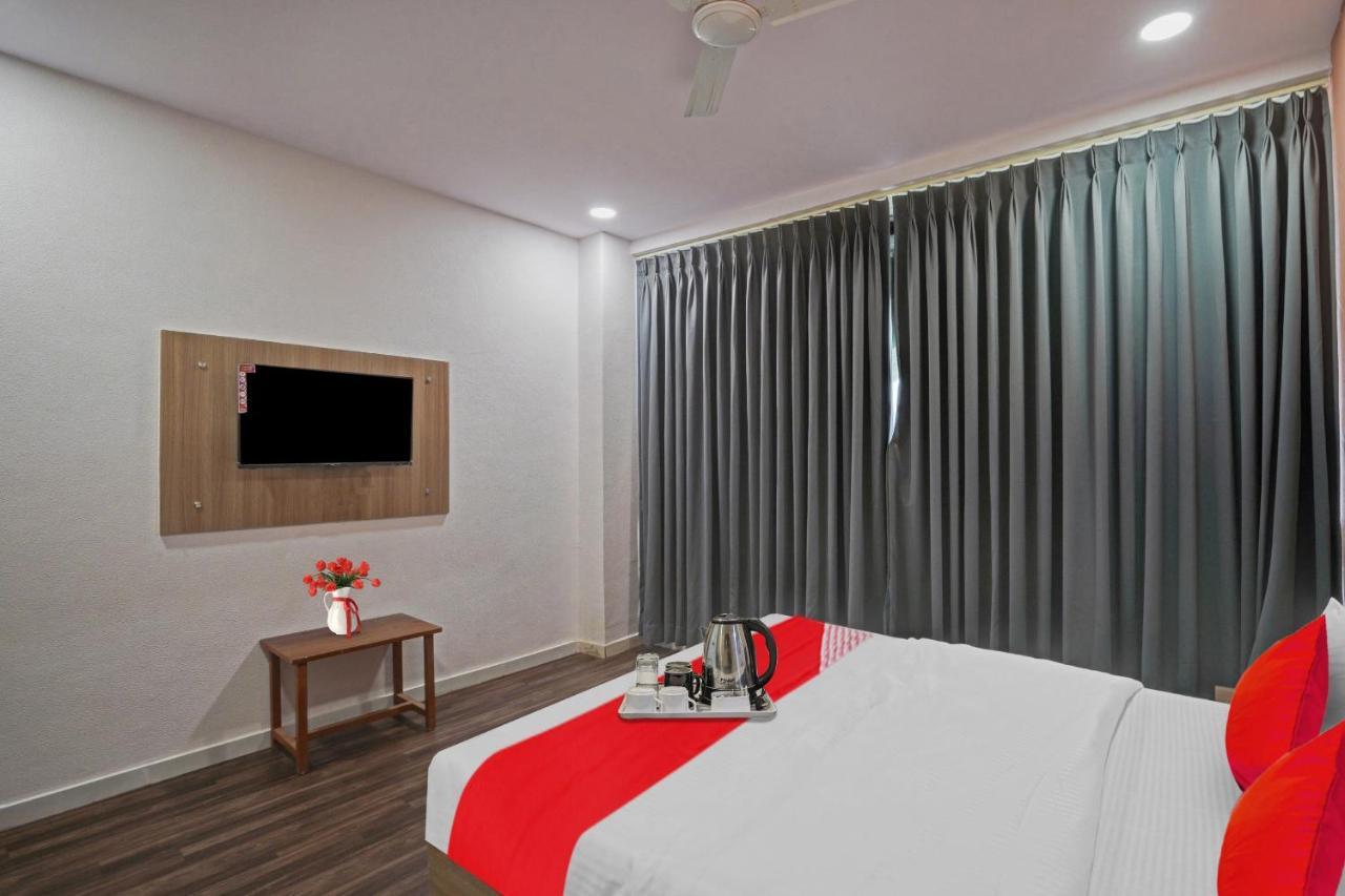 Hotel O Infinity 苏拉特 外观 照片