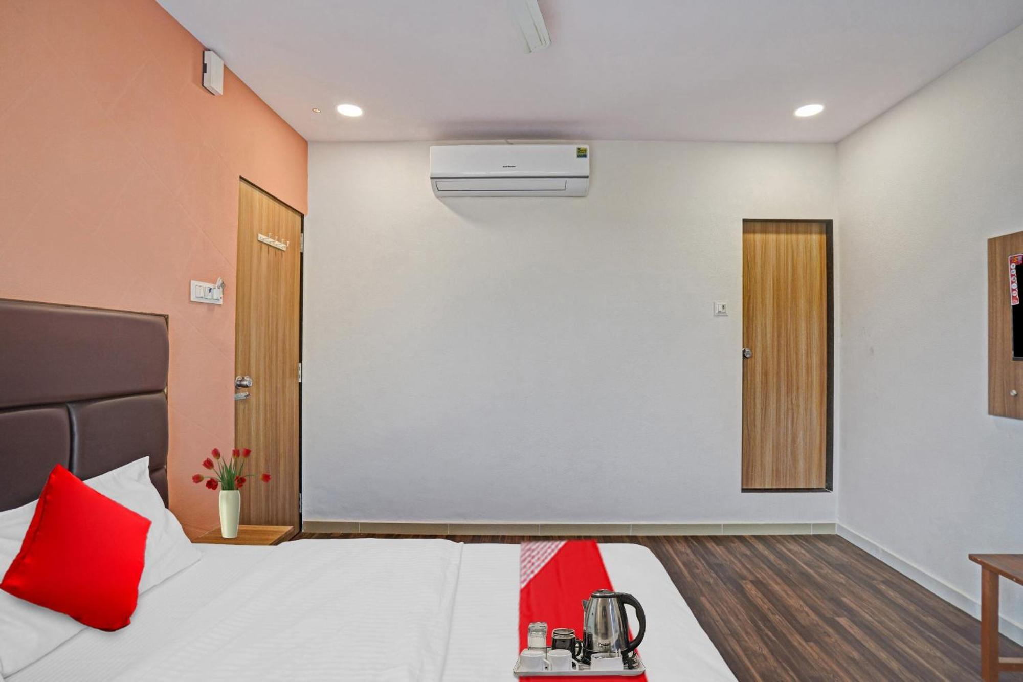 Hotel O Infinity 苏拉特 外观 照片