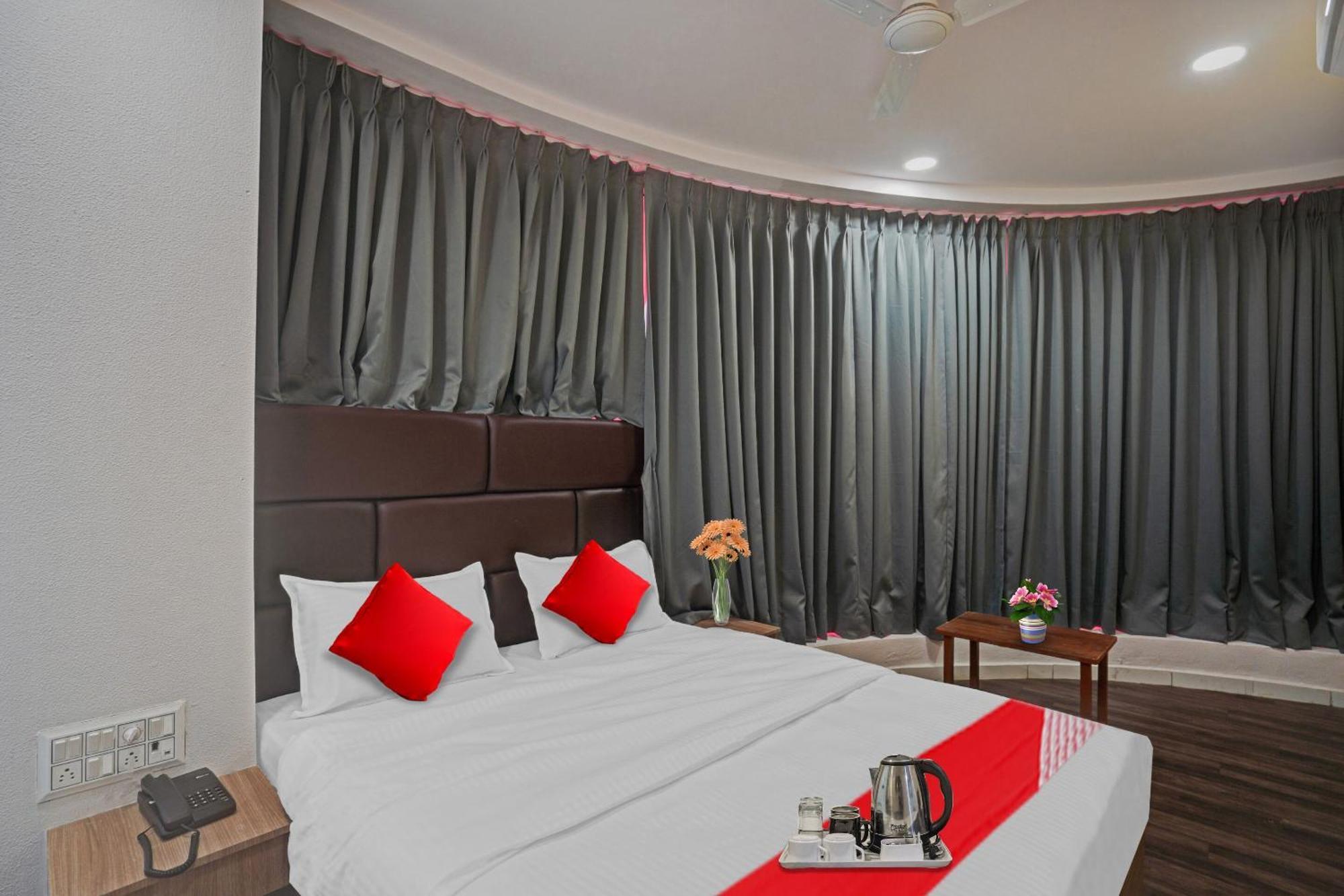 Hotel O Infinity 苏拉特 外观 照片