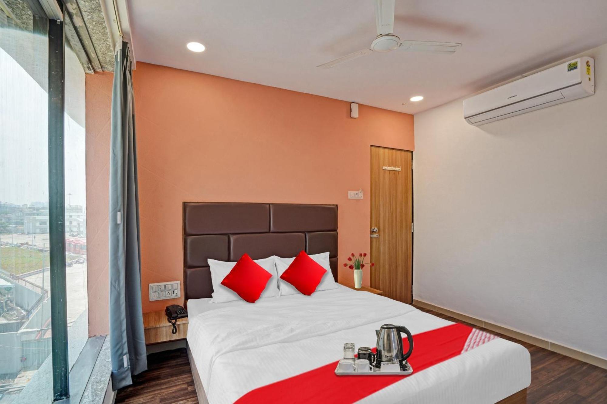 Hotel O Infinity 苏拉特 外观 照片